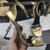 2022女性高級ドレスシューズデザイナーハイヒール特許革のゴールドトーントリプルブラックニューデレッドレッドレディサンダルサンダルパーティーウェディングオフィスポンプ