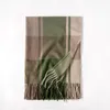 Sciarpa in cashmere imitazione domestica 2022 Nuova sciarpa invernale da donna scialle ispessito nappa calda