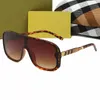 2022 Moda femminile occhiali da sole quadrati per le donne Catena d'oro Decorazione Luxury Brand Design Shades Eyewear Leopard Signature uomo Occhiali da sole Uv400 Lunette De Soleil