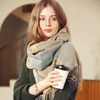 ホーム模倣カシミアスカーフ2022新しい冬のスカーフ女性ショール濃厚暖かいタッセル
