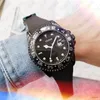 Marca de fábrica superior Movimiento de cuarzo Reloj Moda para hombre 43MM Reloj de tiempo Cinturón de goma Venta al por mayor Regalos masculinos Cronómetro Caja de acero inoxidable Relojes de pulsera de estilo deportivo a prueba de agua