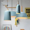 Hanger lampen Noordelijke moderne ledlichten eetkamer vaste houten hangende bar creatieve kleur kleine industriële verlichtingsarmaturen