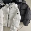 Klassiska kvinnor jackor kort huva down rockar designer parkas mode inverterad triangel herr jackor vinter varm parker vindbrytare