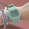 Kol saatleri Matcha Yeşil Elektronik Saat Moda Renkli Spor Erkekler Bilgi saati su geçirmez çok fonksiyonlu öğrenci dijital çalar saat haftası