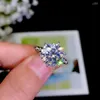 حلقات الكتلة 5CT Moisanite Ring 925 Silver Fashion Design Fire Diamond High Hardness