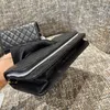 Womens Woc Classic Mini Flap Quilted Bag Caviar Leather Calfskin Multi Pochette Telefonkort Holder GHW SHW Crossbody Shoulder Designer W 306T