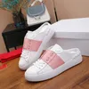 Vdesigner أحذية عارضة أحذية النساء رجال مفتوحة الظهر الأزرار بدون عنوان Slide Mule Sneaker Fashion White Gold Silver Band Metallic Silver Pink Newestgirls