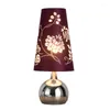 Lampes de table Lumières élégantes Base en chrome poli moderne Abat-jour en tissu Chambre à côté de la fleur lumineuse Évider le bureau