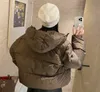 Klasyczne kurtki dla kobiet Krótkie z kaptury Płaszcz Designer Parkas Fashion Odwrócony trójkąt męskie kurtki Winter Warm Parker Windbreaker