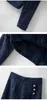 2022 Herbst Blau Einfarbig Zweiteilige Kleidersets Langarm Reverskragen Tweed Einreiher Oberteil Knöpfe Quaste Knielanger Rock Anzüge Set 22S153478