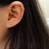 22090601 örhängen Ear Studs 0.2CT hjärtformad ihålig rund diamant AU750 Vittguld Kvinnesmyckeklassiker måste ha