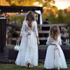 Abiti da ragazza A-line Boho Flower Tulle Appliques in pizzo Abito da comunione Abiti da celebrità per bambini