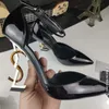2022 vrouwen luxe kledingschoenen ontwerper Hoge hakken Patent Leather Gold Tone Triple Black Nuede Red Dames Lady Sandalen feest trouwkantoorpompen Pumps
