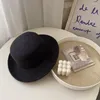 Boinas clásicas de lana suave fieltro Pork Pie sombrero Fedora para hombres mujeres Otoño Invierno ala ancha moda coreana chica gorra