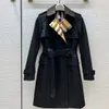 E42 Autumn Womens Trench Coats Designer Luksusowe kobiety wiatrakowe nadruk litera kurtka luźna płaszcz paska żeńska swobodne wykopysx35x