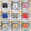 22SS أحدث لوكس Slippers مصمم أزياء الصنادل المطاطية رجال نساء فروي shearlings شرائح مع صندوق وحقيبة الغبار