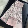 Дизайнерские буквы печатать цветочный шелковый шарф Шарф для женщин для женщин с длинной ручкой шарфов парижской плеч с багажкой лентой.