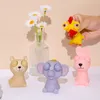 stringe i giocattoli di figure di animali d'azione strabilianti per scherzare i regali del giocattolo di decompressione del dito dell'ufficio dei bambini dei cartoni animati