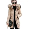 女性のトレンチコートレディース秋の毛皮の襟プラスサイズ3xL女性冬のフード付きコート女性アウターウェアパーカーレディースウォームロングジャケット