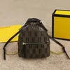 Mochilas escolares Mochilas de designer de alta qualidade Bolsas de mão Bolsa de couro genuíno Impressão Letras Zíper Feminino Ombro Bolsas tiracolo Cla