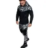 Tute da uomo Zogaa Tuta da uomo Primavera Estate Tuta con cappuccio Set maglione mimetico Pantaloni Trainingspak Uomo per il tempo libero con top Set