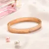 Designers Bracelets Mulheres Bangle Luxury Designer Tricolor Letter Wispy Bracelet Jewelry Bated Stainless Steel Love Gift Bangles M323C