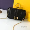 Avondtassen Gouden ketting Flip-over crossbodytas Samll Baguette Handtas Klassieke mini-muntportemonnee voor dames Magnetische gesp Multi-pochette