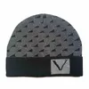 Diseñador clásico Gorro de invierno Hombres y mujeres Diseño de moda Gorros de punto Sombrero de lana de otoño Carta Jacquard Unisex Warm Skull Cap Dos tipos de 10 colores son opcionales