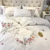 Ensembles de literie Quatre Saisons Blanc Rose 100S Coton Égyptien Fleurs Broderie Fille Ensemble Housse de Couette Drap de Lit Taies D'oreiller Textiles de Maison