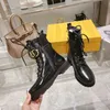 Marka moda projektanci oversione skórzane buty buty kostki Martin Monolith But inspirowana bojowa platforma bojowa dolna nylonowa nylonowa z torbami