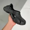 Kalıp Kapalı Sandal Erkekler Kadın Tasarımcı Havuz Terlikleri Kauçuk Sandalet Slaytlar Plaj Paris Slip-On Flip Flops Siyah Neon Sarı Beyaz Bronz Açık Slayt 36-46