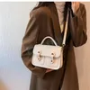 HBP Popolari borse a tracolla retrò da donna 2022 New Explosive Messenger Handbag Temperament Portable Small Square Bag