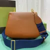 Torebki wieczorowe Ophidia Okrągła torba Crossbody Damskie torby na aparat pod wspólną marką Modne litery Czerwona zielona wstążka Prawdziwa skóra Złote części metalowe Hig