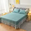 Jupe de lit de luxe couleur unie coton matelassé dentelle volants couvre-lit housse de matelas taies d'oreiller taille nordique ensemble de literie