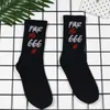 Chaussettes pour hommes 666 Street Tide Hommes et femmes High Tube Harajuku Bas de sport Lettres Couple