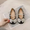 Кроссовки девочки Мэри Джейн весна модное платье Rowtie Princess Shoes Baby Kids Flats Dance Brand блеск мягкая подошва 220920