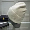 Vintermode mössa Designer Skull Caps Varm stickade mössor för man kvinna 7 färger