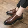 Luxury Bullock Designer Sapatos casuais homens Pu Solid Color British esculpido dedo pontado de ded￣o cl￡ssico cl￡ssico confort￡vel diariamente desgaste grande 37-46