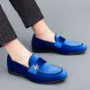 Herrskor loafers Bee Brodery Fashion Suede Round Toe Flat Heel Classic Office Professional Bekväm en Foot Casual Storlek 38-48