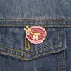 Broches un tazón de deliciosos fideos de huevo insignias dibujos animados Denim esmalte solapa botón Pins regalos encantadores para niños joyería al por mayor