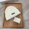 Lüks Beanie Designer Kış Kafatası Şapkası Kadınlar Erkekler Örme Kapak Moda Marka Kaşmir Sıradan Kapaklar Yüksek Kaliteli Açık Sıcak Beanie 12 Renk