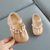 Sneakers Girls Buty Princess Pearls Mary Janes for Baby Kids skórzany szkiełko koraliki dziecięce impreza taniec but non slip maluszki 220920