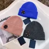 Atacado Designer Gorro Luxos Moda Caxemira Malha Boné Homens Mulheres Snapback Caps Máscara Ajustado Unissex Clássico Inverno Casual Moda Ao Ar Livre Chapéus