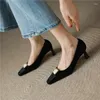 Dress Shoes Ladies Hoge hakken 2022 Spring designer Temperament Square Toe Dames Retro Elegant Niche