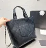 Viagem feminina Totes Correia de couro Bolsa de ombro Designer de grande capacidade Sacos de compras de cor sólida Mulheres cruzam bolsas para corpo Carteira