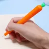 Penna a sfera con rullo a carota 0,5 mm Penne in gel per cancelleria per studenti a forma di verdura arancione Regalo di Natale