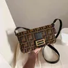 Borse in saldo con uno sconto del 70% sulle borse firmate Messenger piccola quadrata semplice stile portatile stampato autunnale e da donna