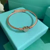 Luxurys Designers Cuffs Bangle armbanden Designer Bracelet Luxe sieraden paar stijl voor vrouwen bruiloft accessoires Goed