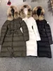 Maya Designer Women's Down Jupt, вышитый значок Значок Зимний пальто длинные меховые воротнички Женские зимние пальто