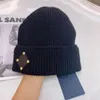 Hurtownie Projektant Czapka Beanie Luksusy Moda Kaszmirowa czapka z dzianiny Mężczyźni kobiety Czapki z daszkiem Maska Dopasowana Unisex Klasyczne Zimowe Dorywczo Na Zewnątrz Modne Kapelusze